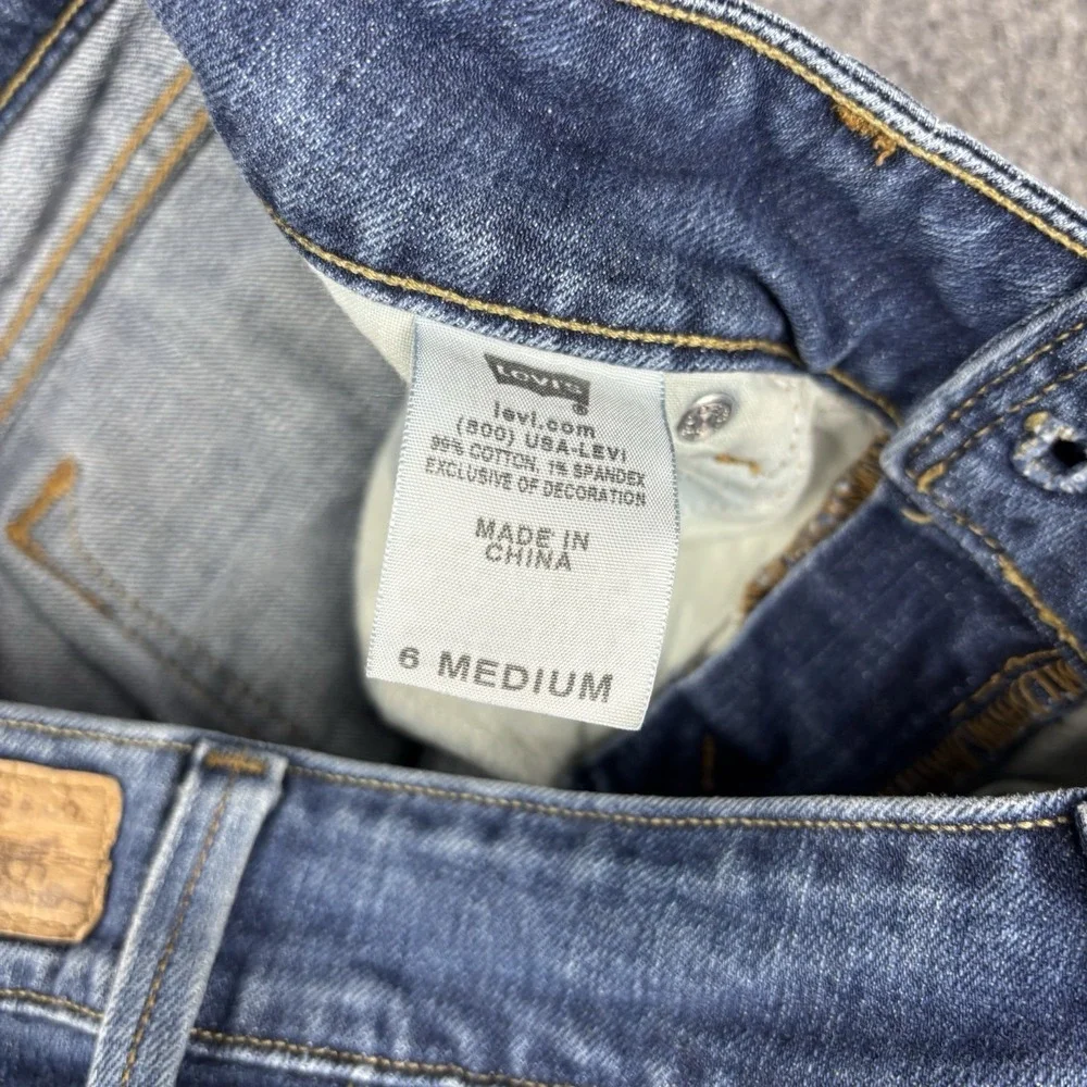 Levi's 526 Slender Bootcut Jeans Women's 6 Medium Y2K Medium‎ Wash Red Tab Denim